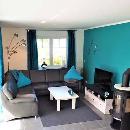 Traeumen Unter Reet By Interhome Tatil Evi Rerik