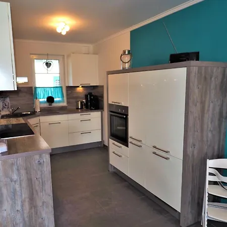 Tatil Evi Traeumen Unter Reet By Interhome