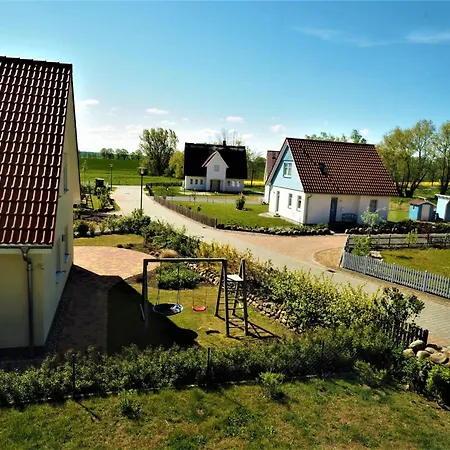 Traeumen Unter Reet By Interhome Rerik