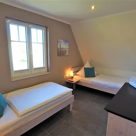 Traeumen Unter Reet By Interhome Tatil Evi *