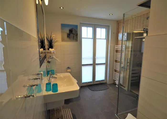Traeumen Unter Reet By Interhome * Rerik