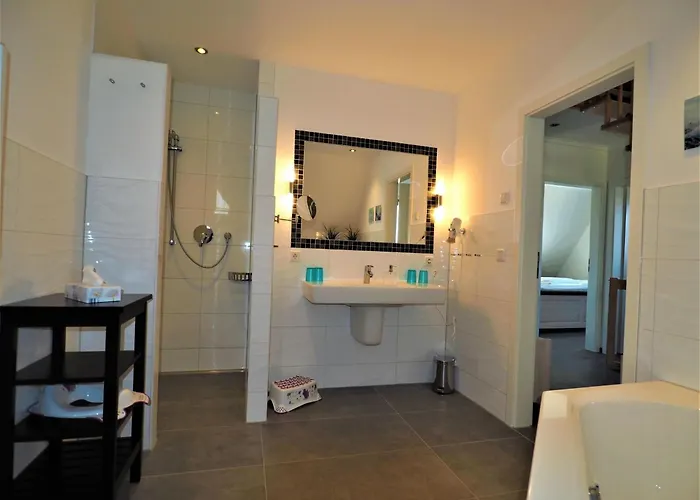 Traeumen Unter Reet By Interhome *