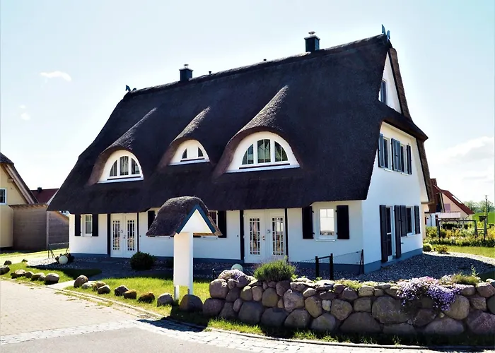 Traeumen Unter Reet By Interhome Tatil Evi